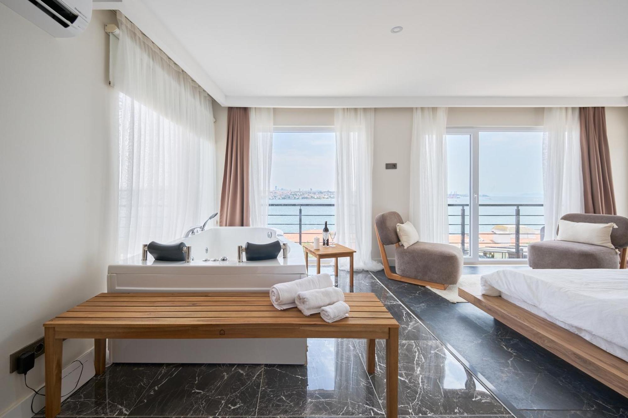 Modern Duplex Bosphorus View With Teracce Apartament