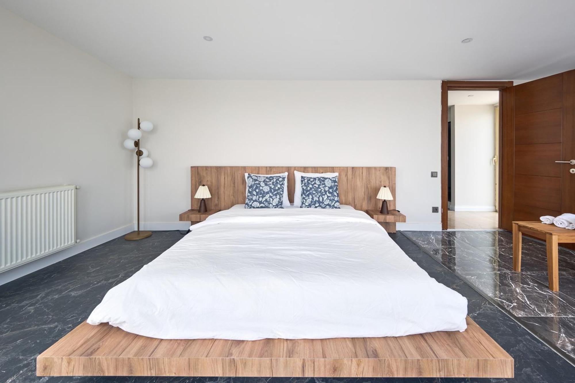 Modern Duplex Bosphorus View With Teracce Apartament