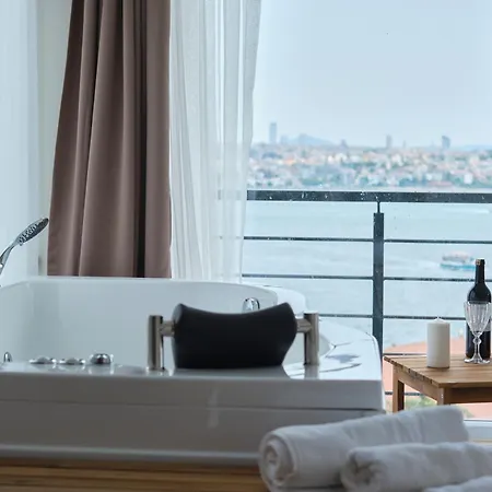 Modern Duplex Bosphorus View Apartment With Teracce Istanbul Exterior photo