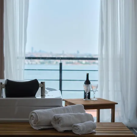 Modern Duplex Bosphorus View Apartment With Teracce Istanbul Exterior photo